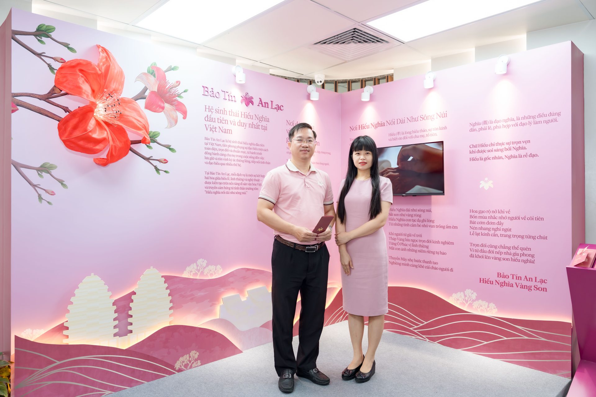 Triển lãm mini “Con đường Hoa Gạo” – Dấu mốc giới thiệu thương hiệu Bảo Tín An Lạc