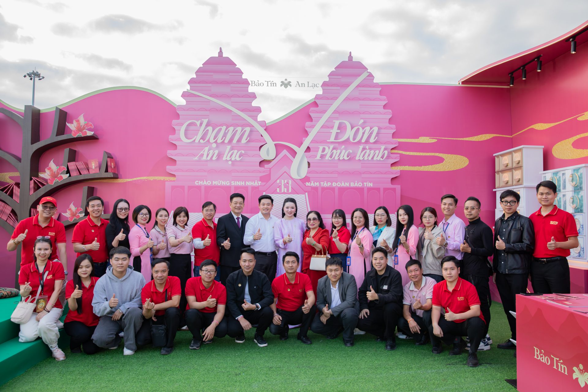 CHẠM AN LẠC – ĐÓN PHÚC LÀNH: DẤU ẤN RIÊNG CỦA BẢO TÍN AN LẠC TRONG SINH NHẬT 33 NĂM TẬP ĐOÀN BẢO TÍN